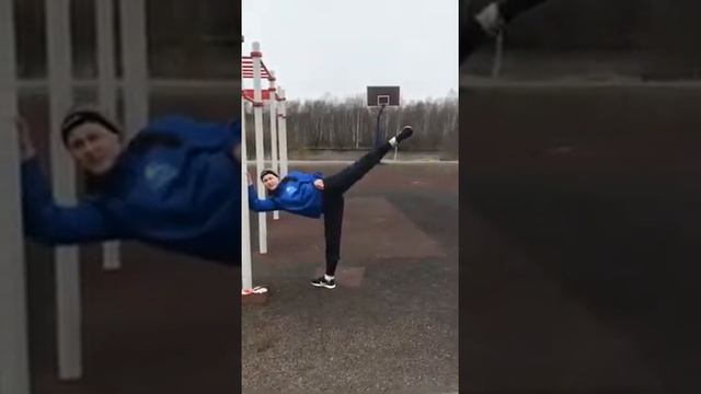 Выполнение упражнений на растяжку в динамике смотреть онлайн