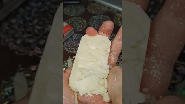 Резка сухого мыла "Камелия"... смотреть онлайн