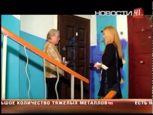 Коллекторы исписали баллончиком стены подъезда
