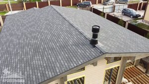 Дом в Новосибиске! Покрытие кровли - Гибкая битумная черепица Docke (Деке) Premium Женева Фладен