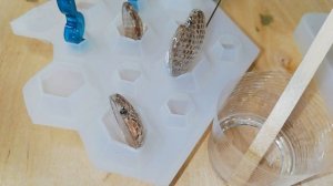 Как сделать отверстие в изделии из эпоксидной смолы