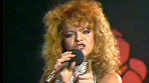 Послушайте и узнаете, почему Лариса Долина поет - Я НЕ ЛЮБЛЮ ХОЛЕНЕНЬКИХ СОБАК 👍 или 👎