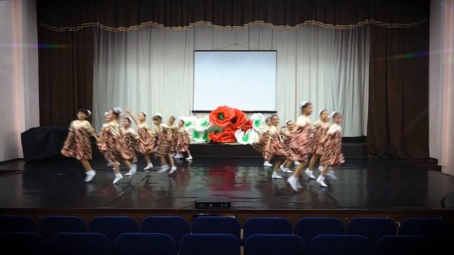 Русский танец "Ягодка малинка"