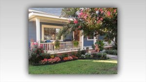 Клумба у крыльца  8 красивых идей