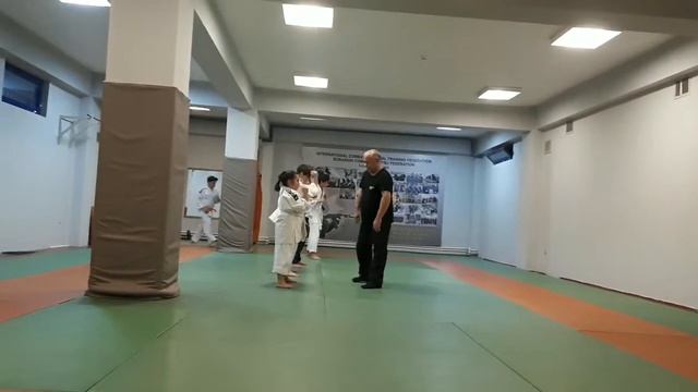 урок по джиу джитсу - тренировка младшей группы . смотреть онлайн