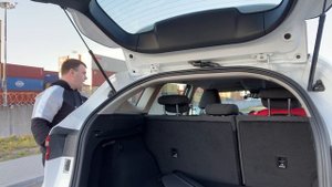 Размер багажника Haval F7 (Хавейл Ф7). Измеряем линейкой