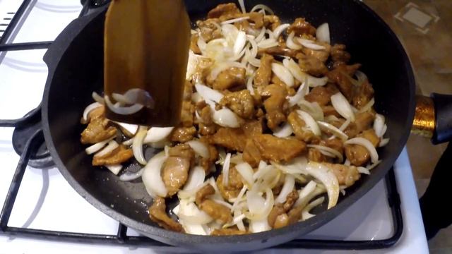 Тёплый салат со свининой и стручковой фасолью!!! Быстрый и лёгкий салат!!! Ужин на скорую руку!!!
