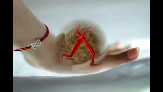 Зачем люди носят на руке красную нить: присядьте! смотреть онлайн