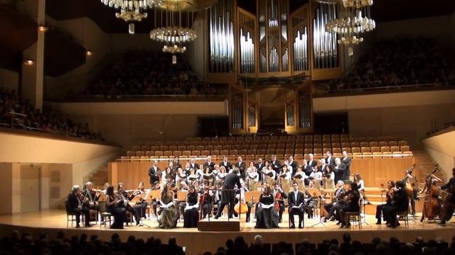 Vivaldi - Magnificat - Giovanni Antonini