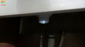 ✅ Как установить раковину в ванной и ПОДКЛЮЧИТЬ КРАН И СИФОН / Ремонт сантехники