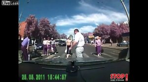 Мотоциклист сбил людей на переходе