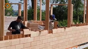 Удивительная технология строительства из деревянного кирпича и опилок