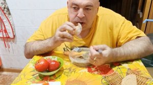 Мукбанг. Холодец с горчицей и соленые помидоры. О том как царь Петр печать донским казакам придумал.