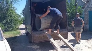 как загрузить бетонное кольцо в  газель в ручную
