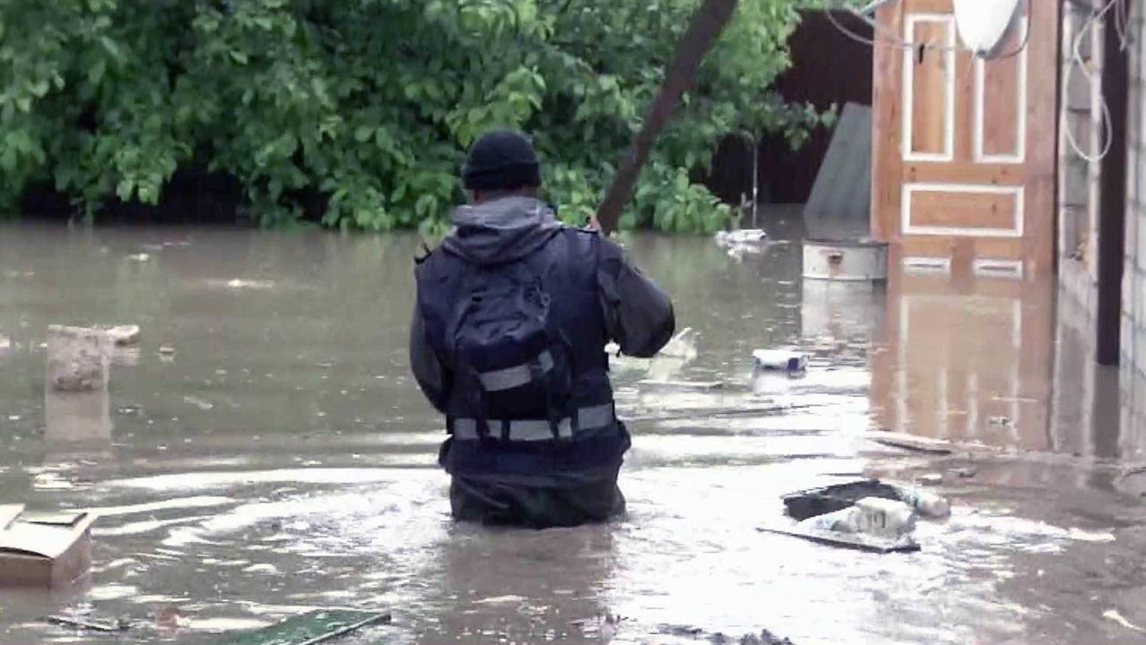 В зону затопления в районе города Минеральные Воды перебрасываются дополнительные силы МЧС