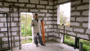 Строим современный курятник ч.16 Установка трубы вытяжки. Вентиляция.