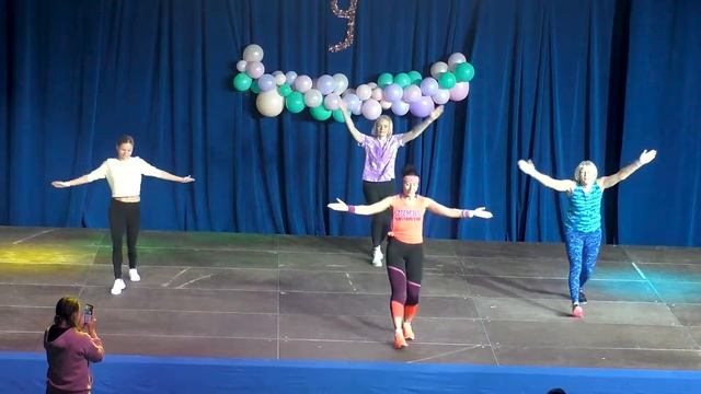 #Zumba (зумба) - танцевальная фитнес-программа на основе популярных латиноамериканских ритмов смотреть онлайн