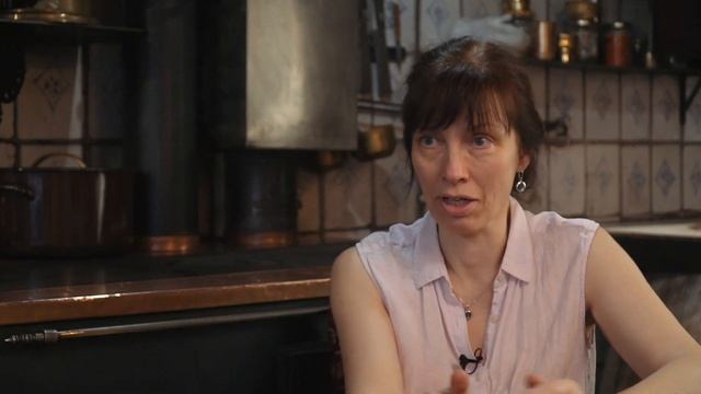 Лача Паратха - индийский хлеб. Пекут и разговаривают Суман, Кришна и Маша Пинькас