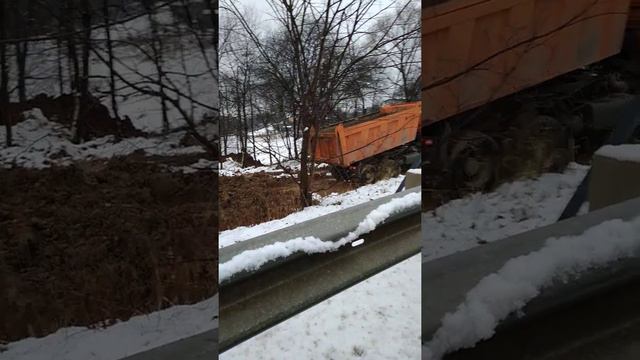 Застройка реки Синички. Похороны деревьев. Спасем Синичку! смотреть онлайн