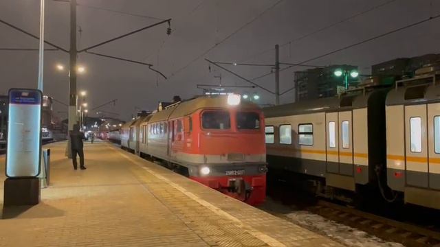 Тепловоз 2М62-0661 следует резервом по станции Москва(Савеловский-Вокзал). смотреть онлайн