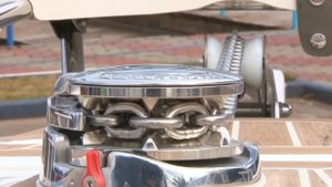 Якорная лебедка на катере Enigma 590 HT (1:24 мин)