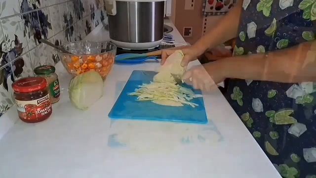 Тушёная капуста с мясом в мультиварке. смотреть онлайн