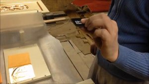 Поталь! Позолота .Нанесение потали на обемную резьбу. Cover  with  a pot.