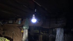 ? Нашли заброшенное зимовье, внутри и снаружи зимовья, ночуем в этом зимовье