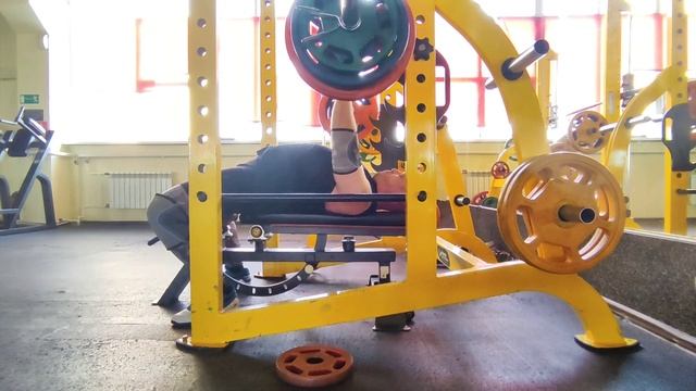 Д 1: Жим лежа на скорость, резина сверху, 90 кг, узким. смотреть онлайн