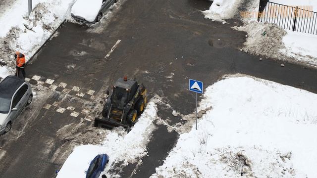 В Москве перестали вывозить снег с улиц смотреть онлайн