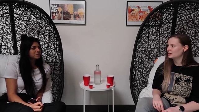 ЭББИ В ГОСТЯХ У ДИНЫ - #1 (интервью на русском) смотреть онлайн