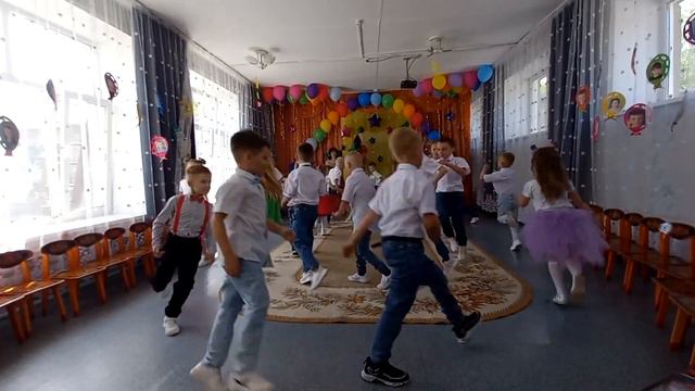 Дети танцуют под Astral Step смотреть онлайн