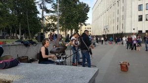 Король и Шут   Лесник, в исполнении уличных музыкантов