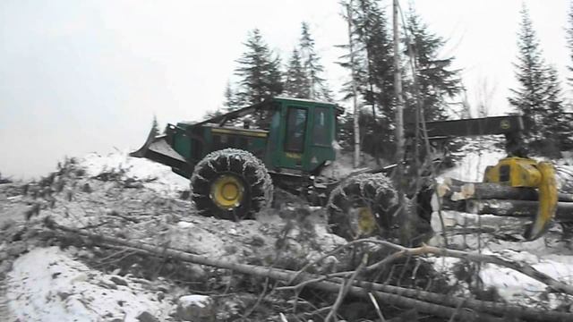 Лесозаготовки. Трелёвка леса.