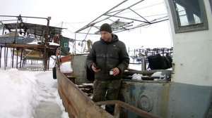 Ремонтирую старый катер МСП. Всё сломал! Сделал новый стол)