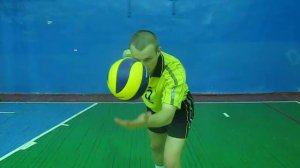 Обучение нижней прямой подаче в волейболе