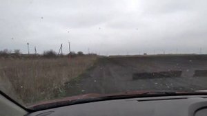 Рено Каптур по грязи.