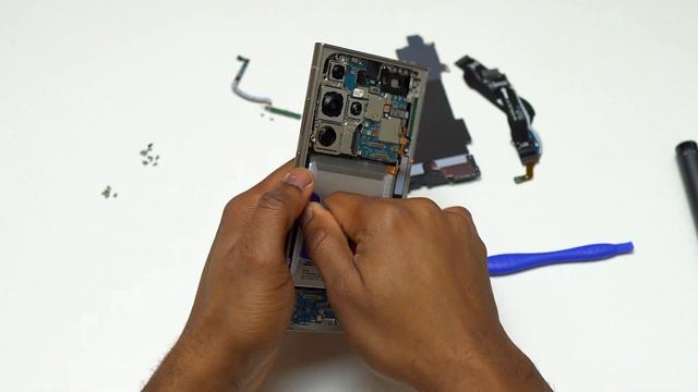 Samsung Galaxy S24 Ultra Battery Replacement Using Pull Tabs