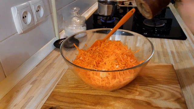 ?Морковка по-корейски???? очень простой рецепт?натёрта на обычной крупной тёрке?легко просто вкусно
