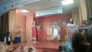 Выступления 6 класс школа номер 2 с индийским танцем.