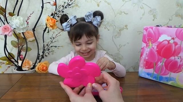 A Large Set Of Children's Cosmetics. БОЛЬШОЙ  НАБОР ДЕТСКОЙ КОСМЕТИКИ .