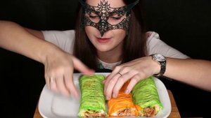 АСМР ИТИНГ ШАУРМА *ЗВУКИ ЕДЫ*/ASMR Mukbang DONNER KEBAB *EATING SOUNDS*