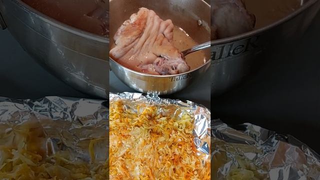 СВИНАЯ РУЛЬКА В ДУХОВКЕ С КВАШЕНОЙ КАПУСТОЙ! ВЕПРЕВО КОЛЕНО