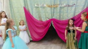 Спектакль Золушка в исполнении воспитанников Академии игр
