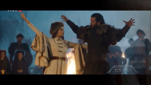 ¡Barış Arduç Y Fahriye Evcen Tuvieron Momentos Emotivos En Alparslan Great Seljuk!
