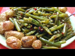 Полезный Деликатес. Чесночные стрелки и молодой картофель.