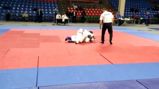 Армейский рукопашный бой Семерлин Максим красный смотреть онлайн