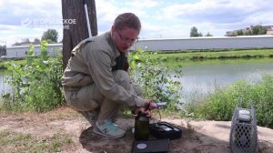 Представители Минэкологии взяли пробы воды в ручье Смородинка и реке Гуслица.