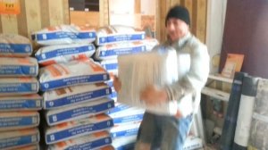 Подъём 2 мешков цемента с пола (100 кг)