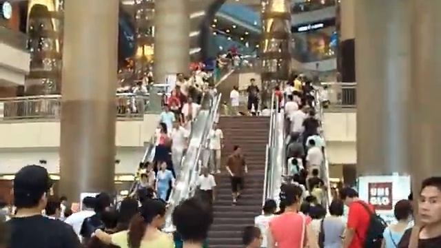 Shanghai Brand Mall смотреть онлайн